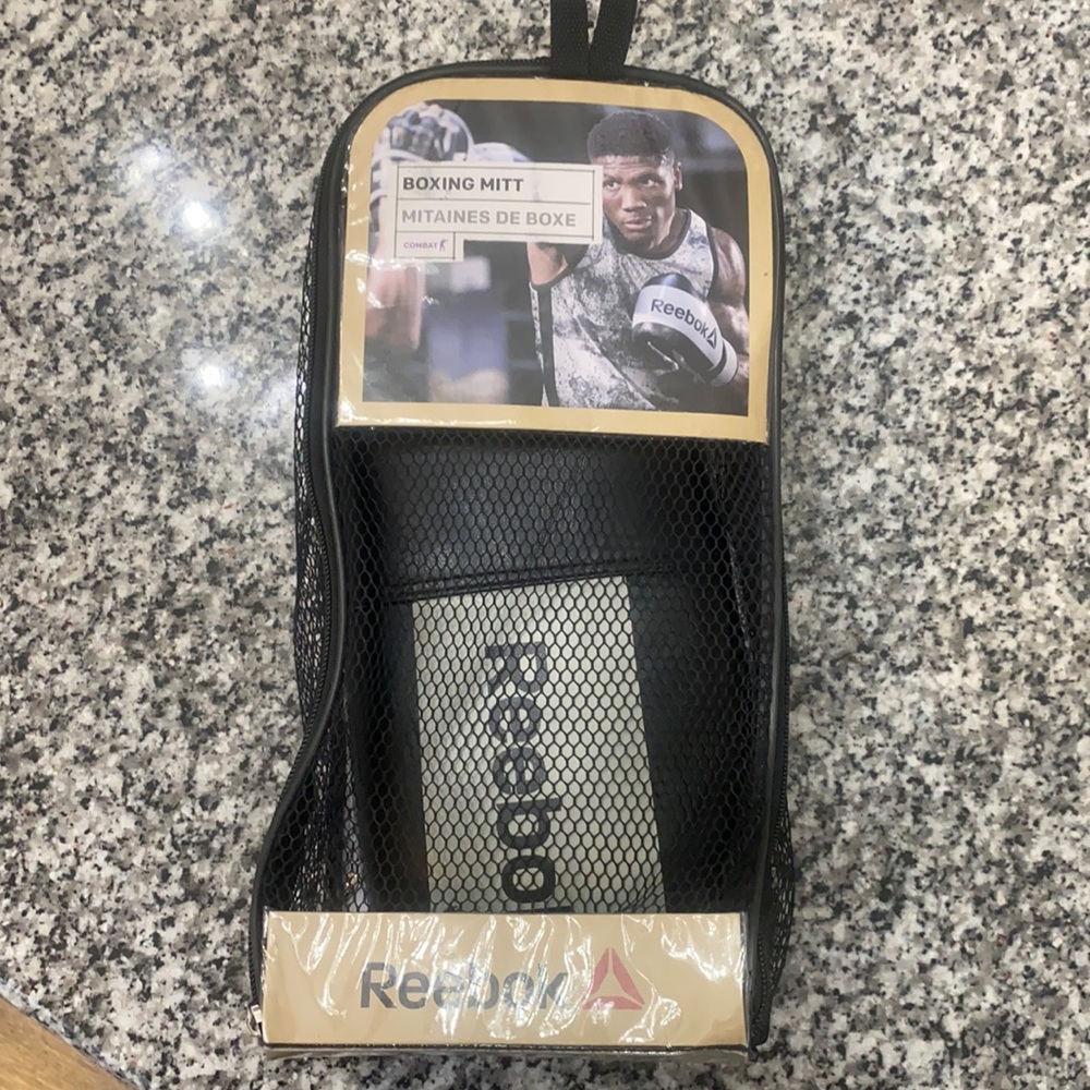 NWT Reebok Boxing Mitts / Combat